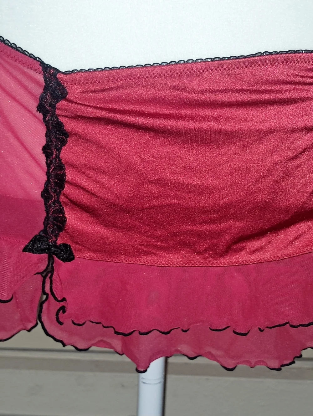 Apt. 9 Wine and Black 36 D and Large Lace Bra & Mini Skirt Set - Picture 4 of 16